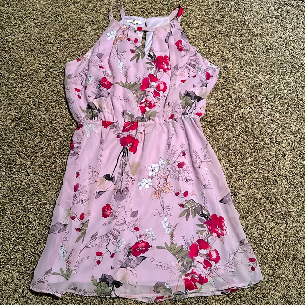 Women’s size Large summer dress. Light purple with floral design.